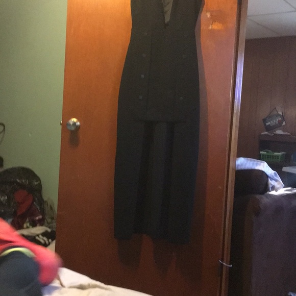 Beautiful long leg cut out dress - Picture 3 of 5